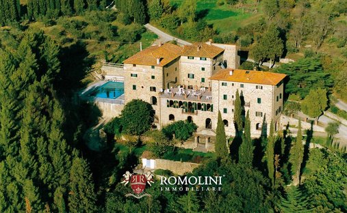 Villa in Castiglion Fiorentino, Tuscany, Italy 1