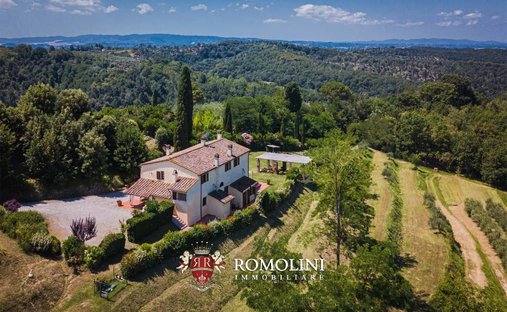 Villa in Palaia, Tuscany, Italy 1