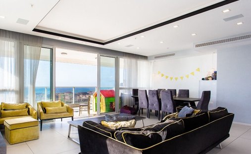 Penthouse in Netanya, Center District, Israel 1