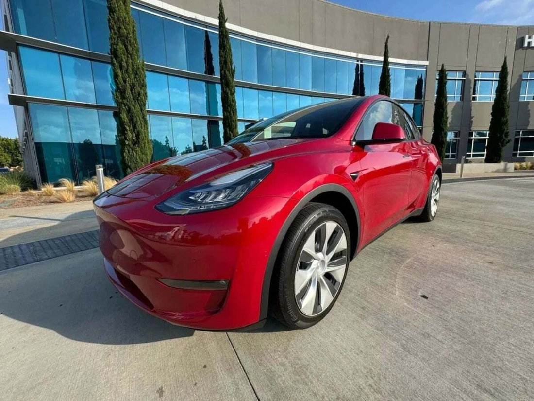 Suv in Newport Beach, CA, United States 2 - 18163499