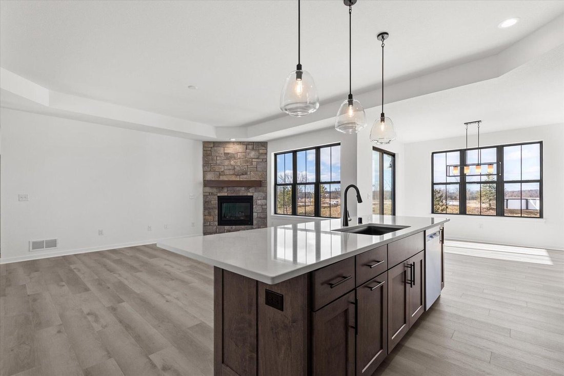 House in Pewaukee, Wisconsin, United States 4 - 18284402