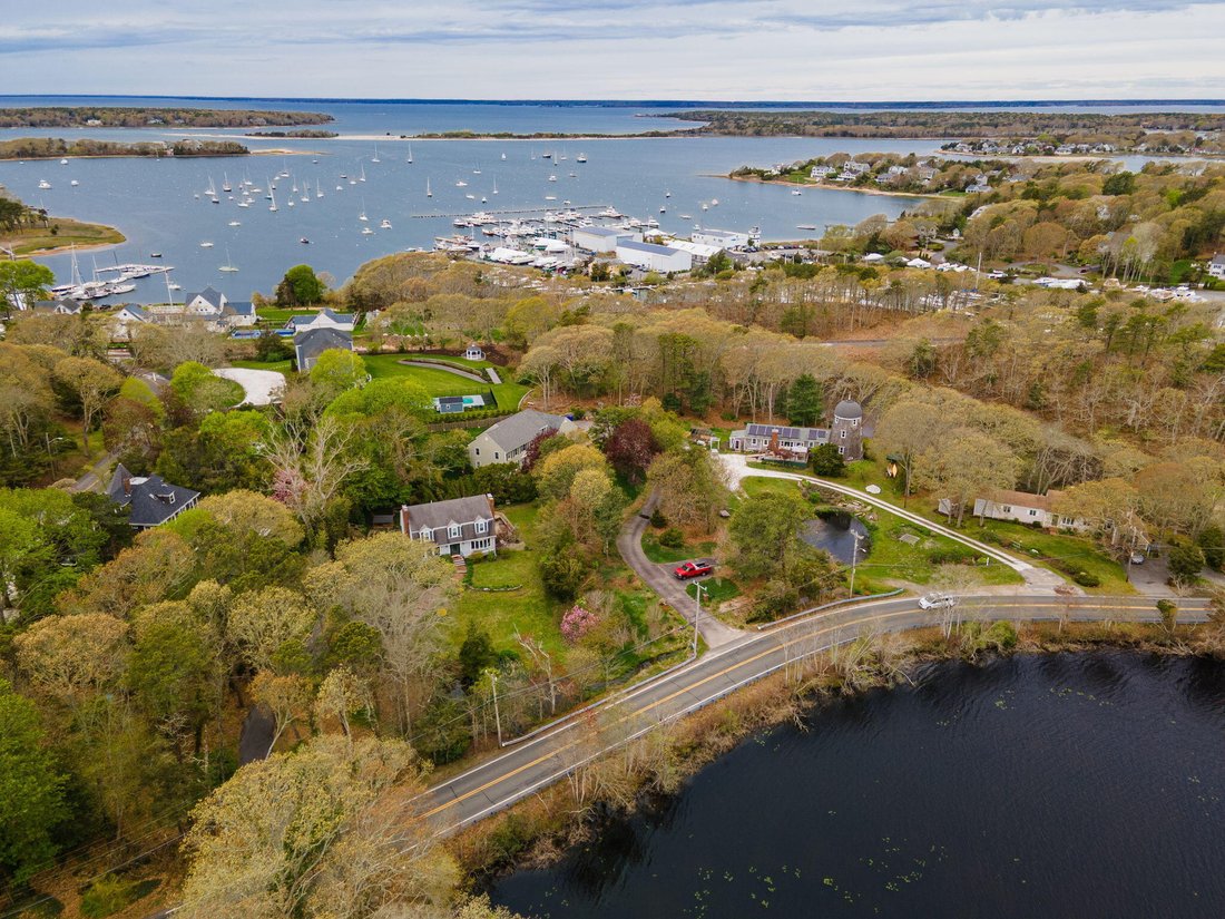House in Bourne, Massachusetts, United States 2 - 18279902