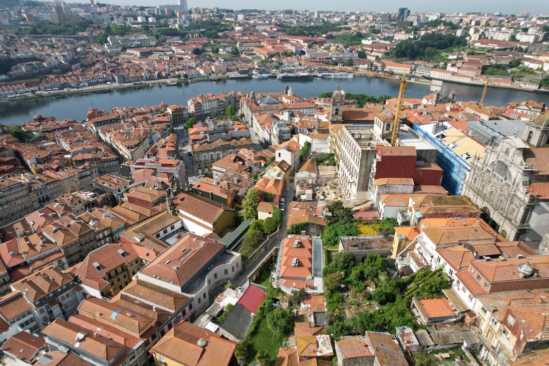 Apartment in Cedofeita, Santo Ildefonso, Se, Miragaia, Sao Nicolau e Vitoria, Porto District, Portugal 3 - 18289156