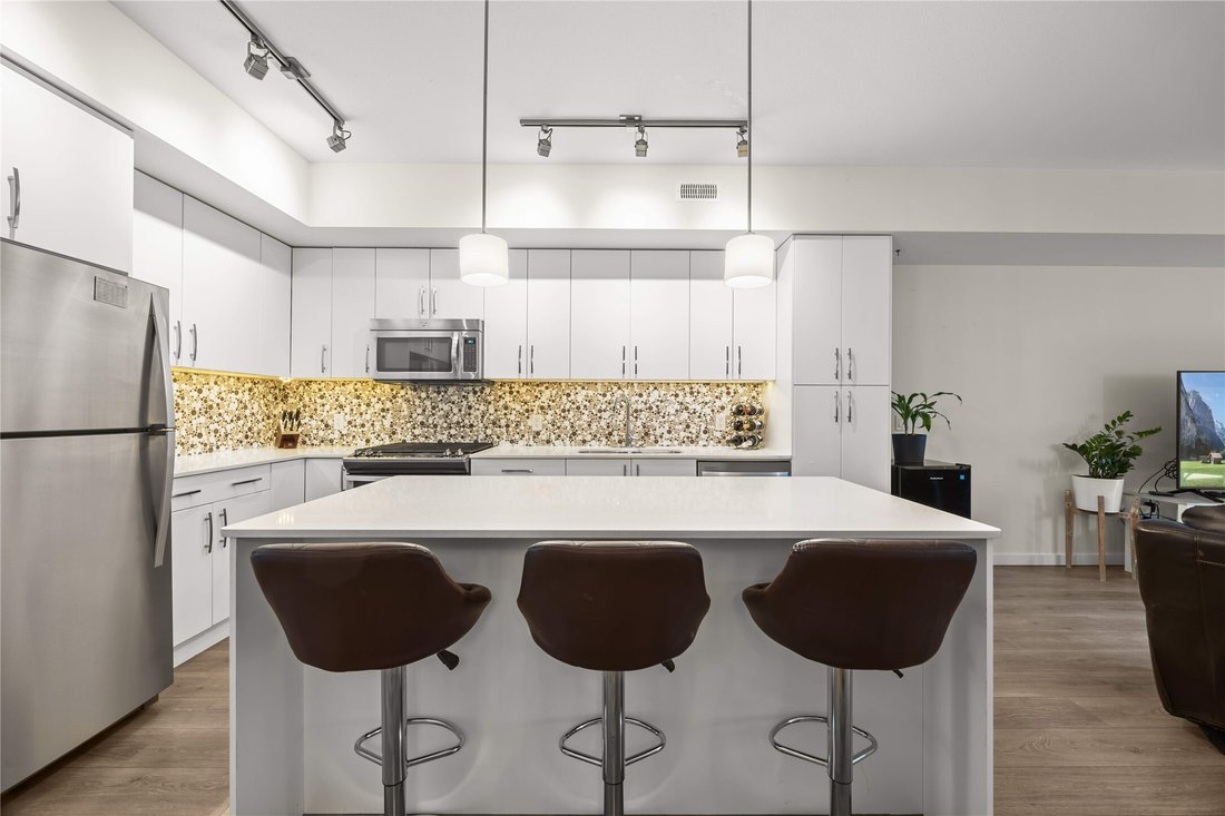House in Kelowna, British Columbia, Canada 3 - 18289207