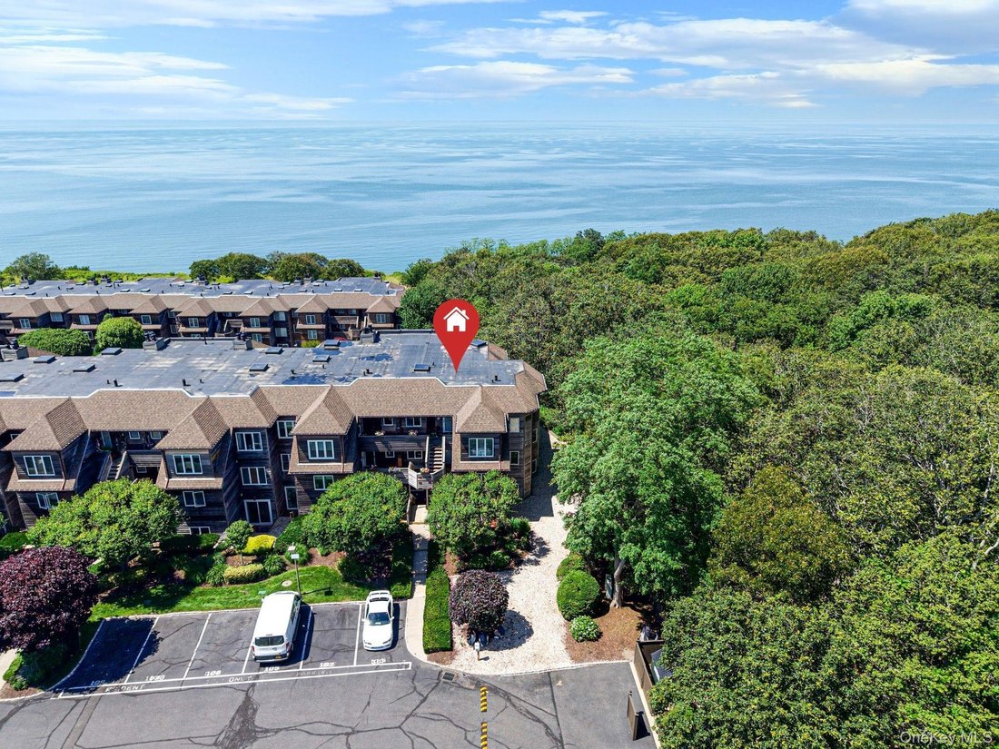 Condo in Calverton, New York, United States 1 - 18294926