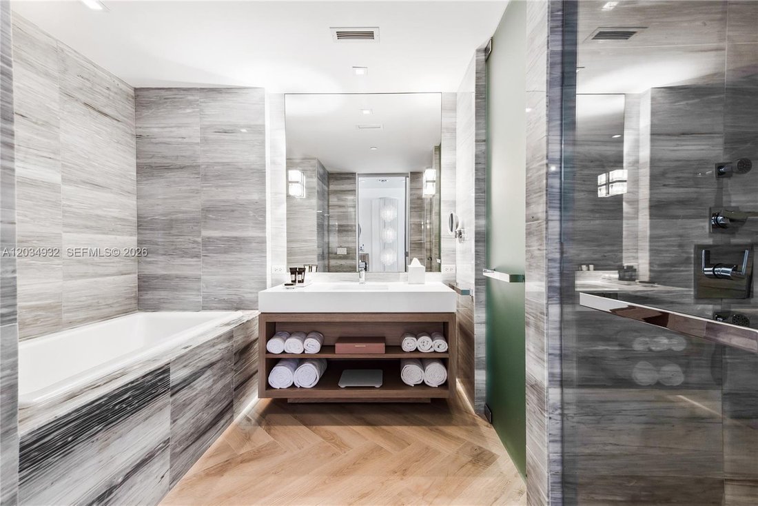 Condo in Miami Beach, Florida, United States 5 - 18281961