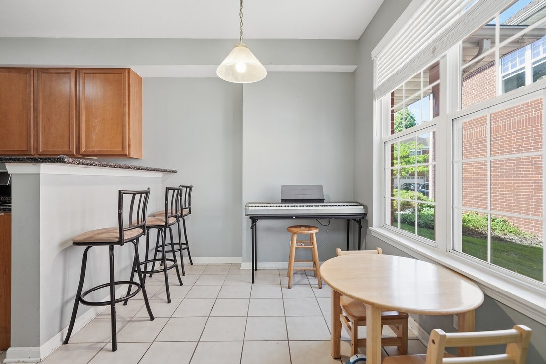 Condo in Northbrook, Illinois, United States 2 - 18280808