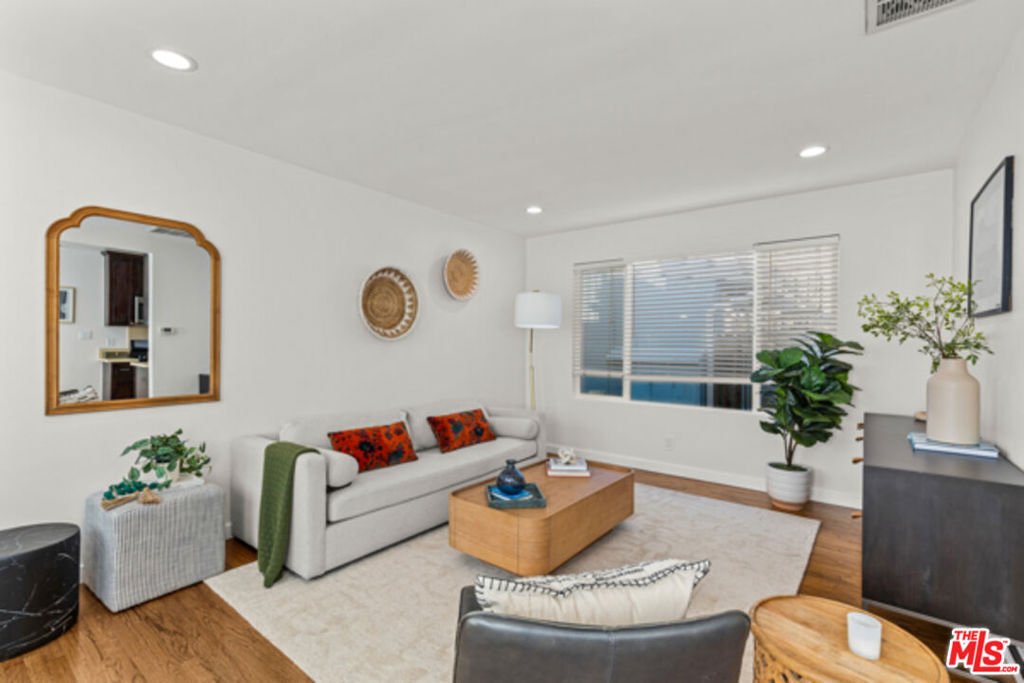 Santa Monica, California, United States 5 - 18284248