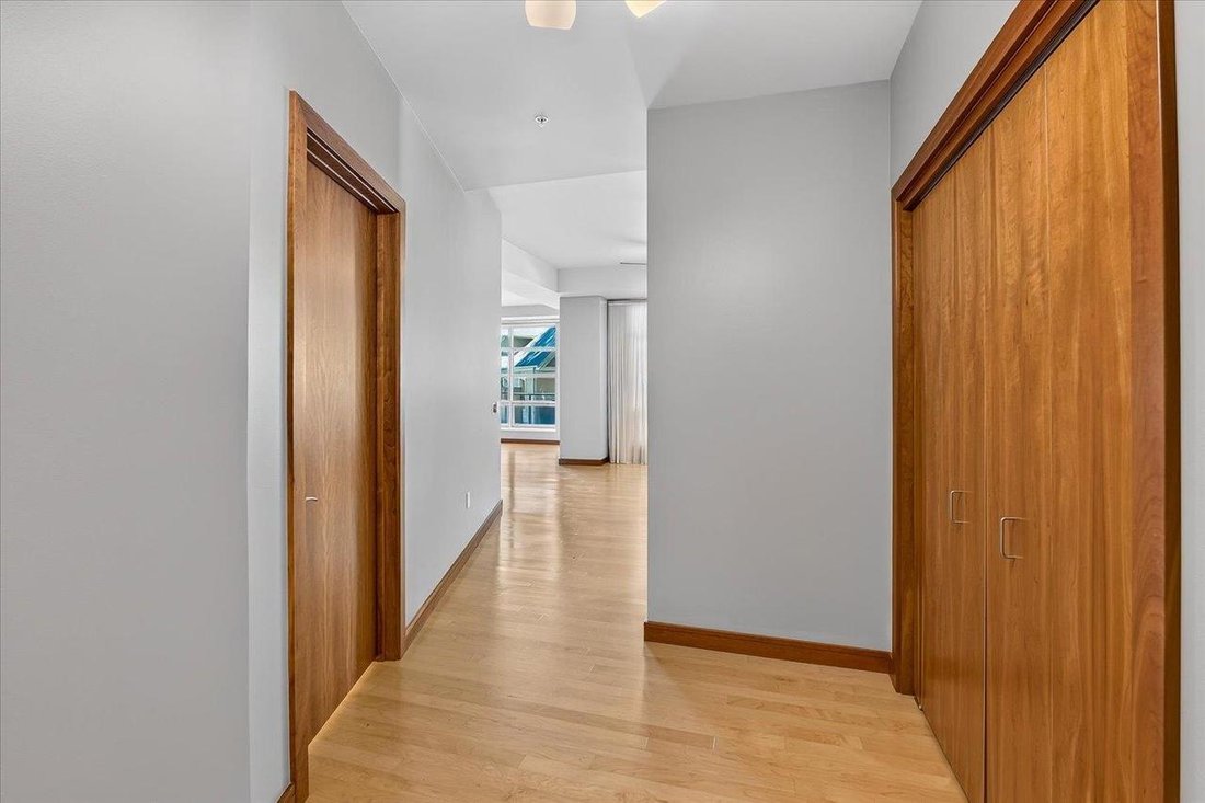 Condo in Madison, Wisconsin, United States 3 - 18284413