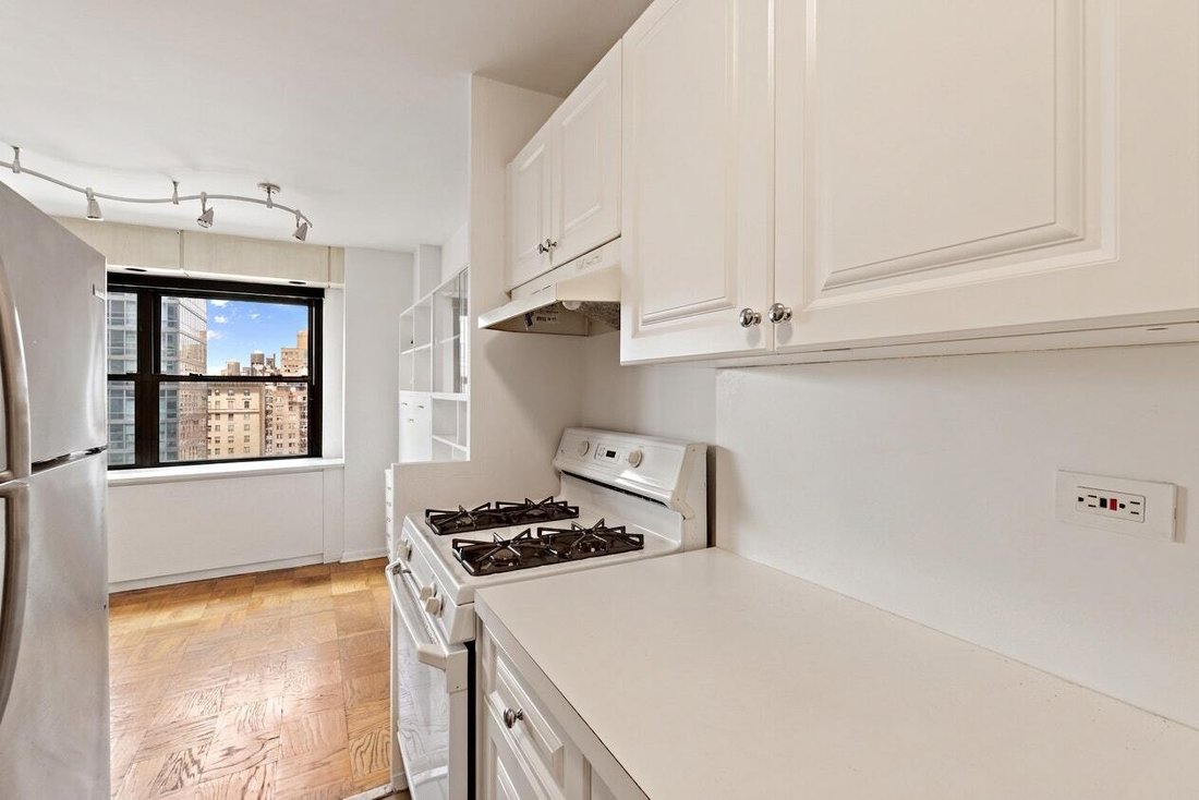 Co Op in New York, New York, United States 5 - 18273546