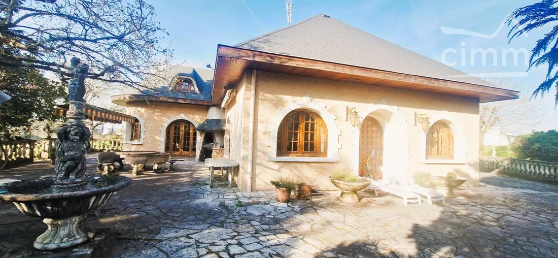 Estate in Les Abrets, Les Abrets en Dauphiné, France 4 - 18286868