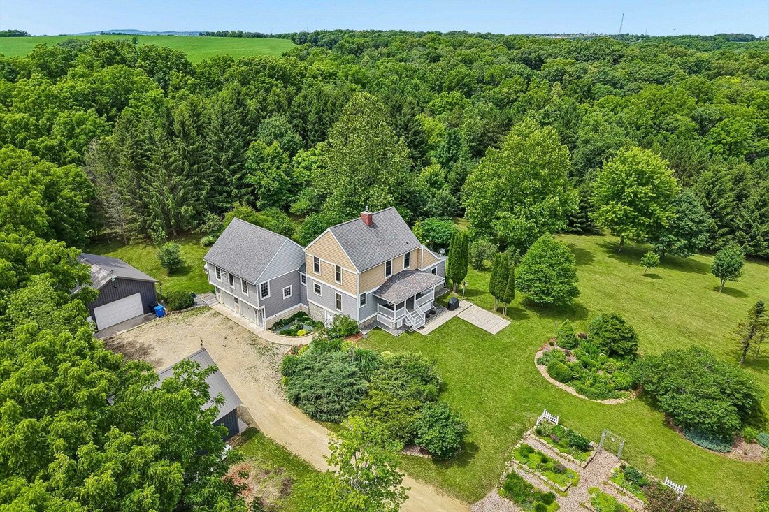 House in Mount Horeb, Wisconsin, United States 4 - 17793159