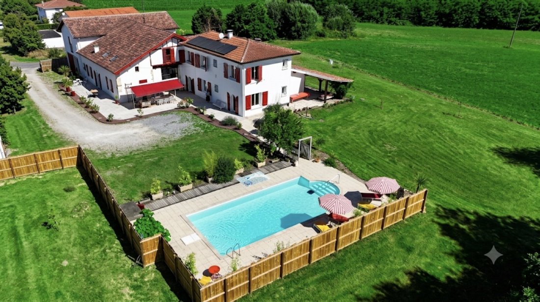 Estate in Peyrehorade, Nouvelle-Aquitaine, France 1 - 18275457