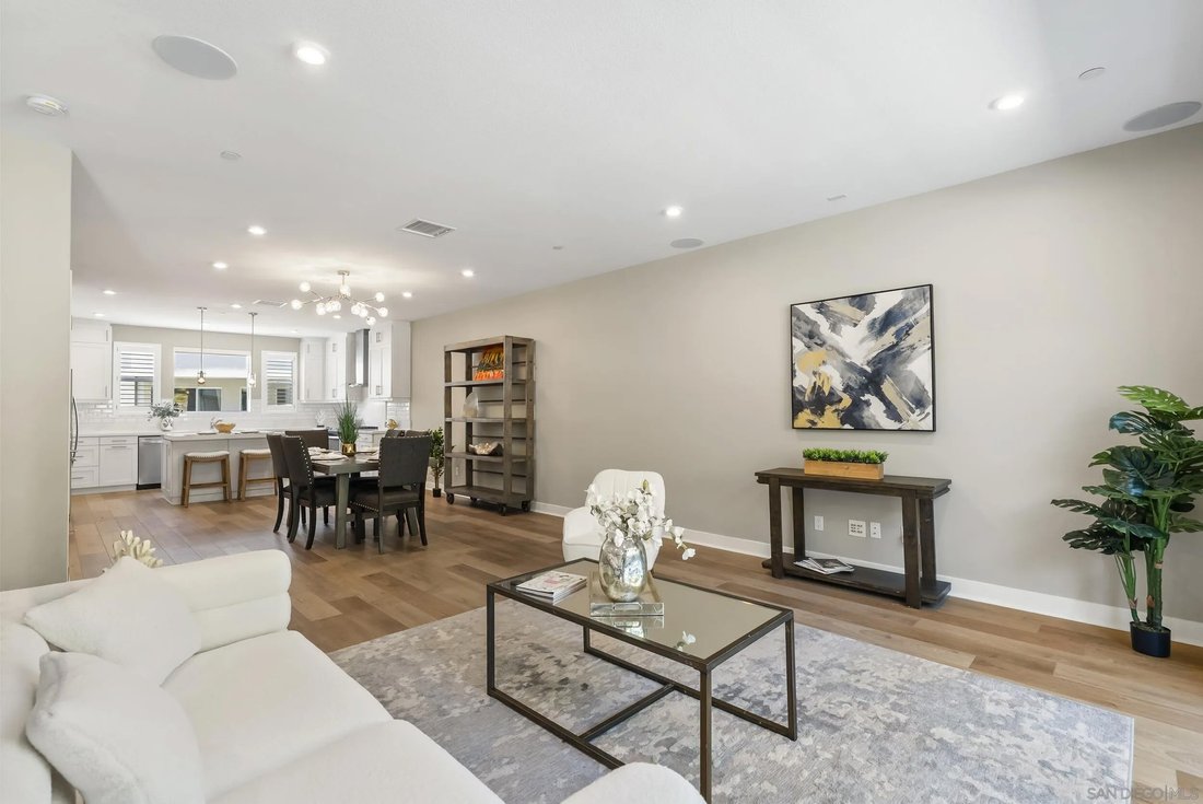 Condo in San Diego, California, United States 4 - 18286480