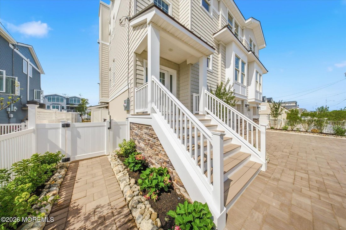 House in Ship Bottom, New Jersey, United States 5 - 17874803
