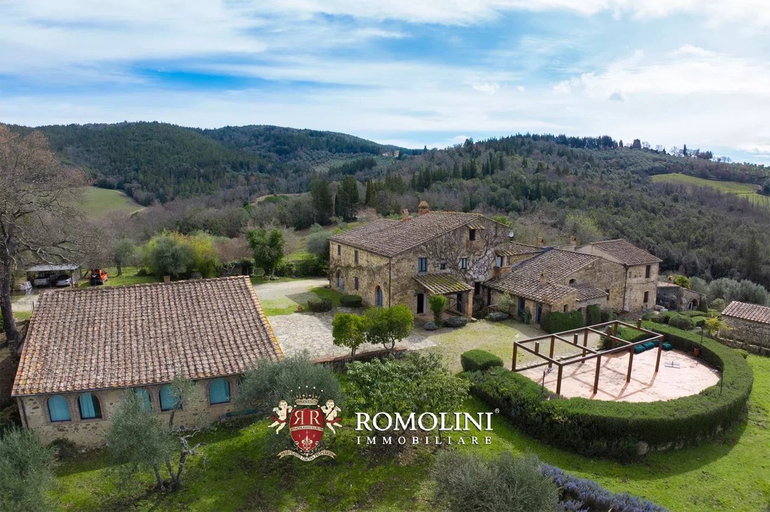 Estate in Castellina in Chianti, Tuscany, Italy 5 - 15663187