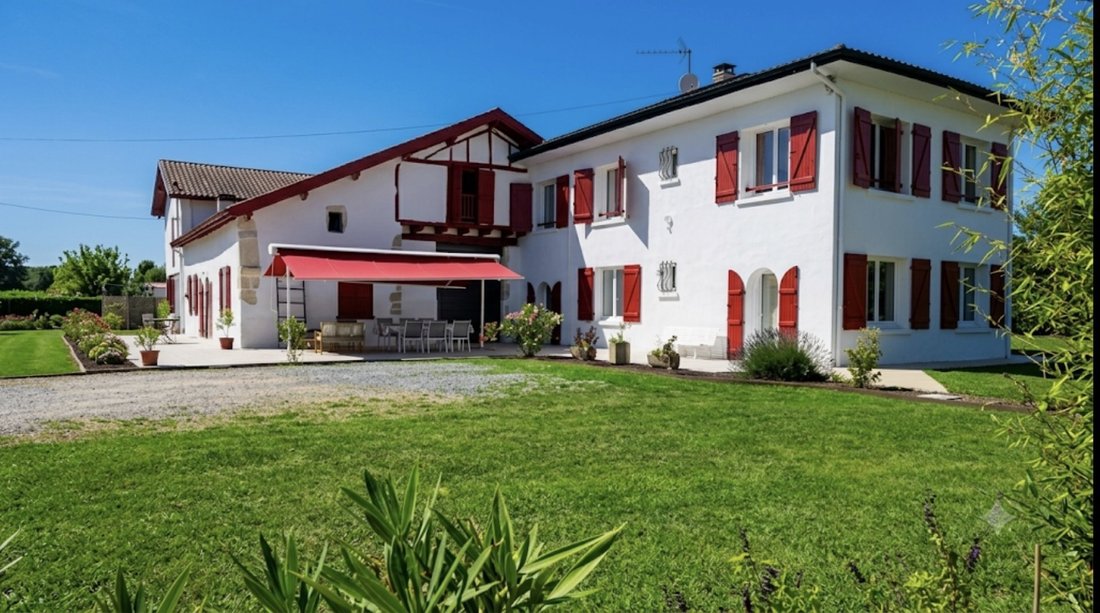 Estate in Peyrehorade, Nouvelle-Aquitaine, France 3 - 18275457