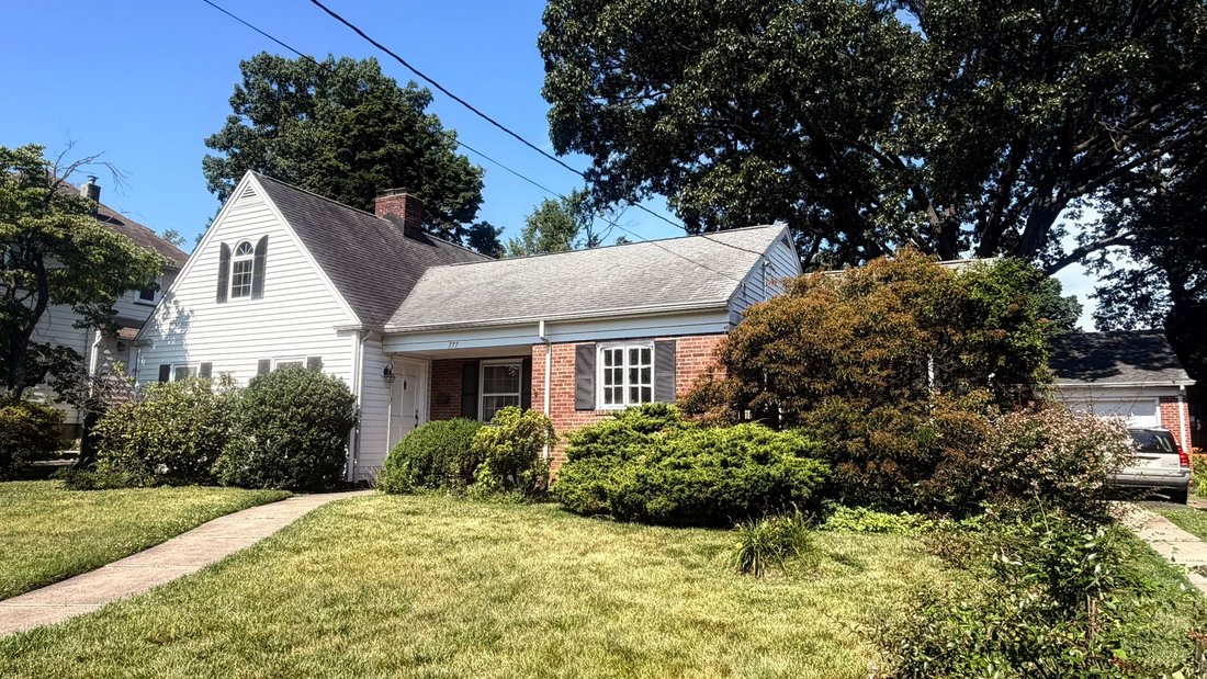 House in Maywood, New Jersey, United States 4 - 18283232