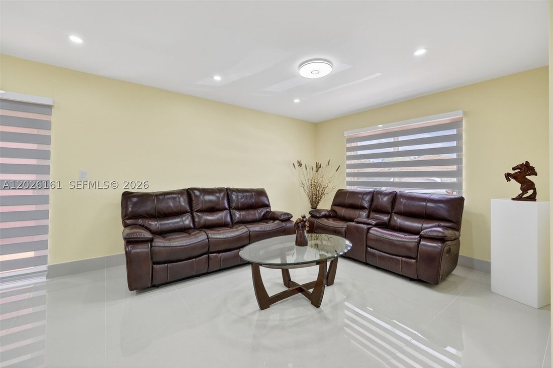 House in Miami, Florida, United States 2 - 18026035