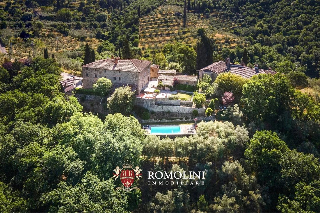 Estate in Castiglion Fiorentino, Tuscany, Italy 2 - 15665073