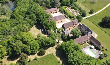 Estate in Sarlat-la-Canéda, Nouvelle-Aquitaine, France 1