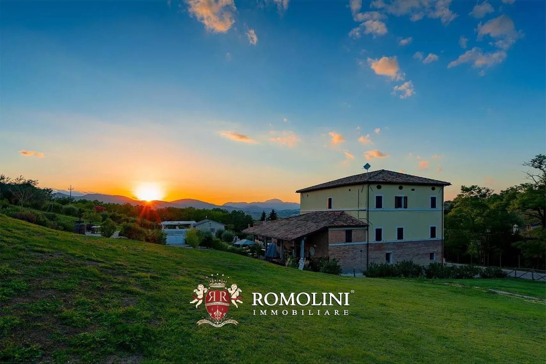 Villa in Historic Center, Macerata, Marche 5 - 16771526