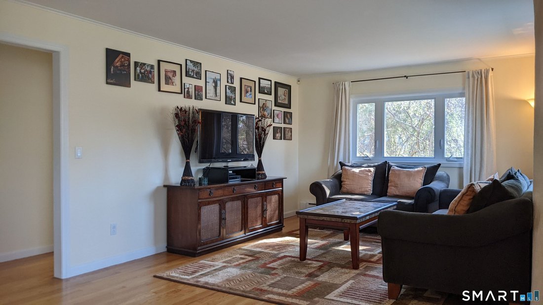House in Monroe, Connecticut, United States 4 - 18285754