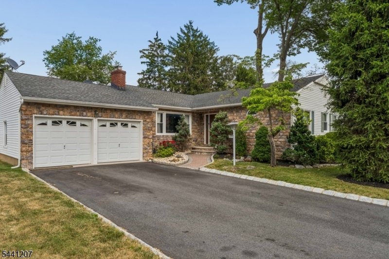 House in Mountainside, New Jersey, United States 1 - 18281474