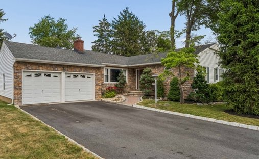 House in Mountainside, New Jersey, United States 1
