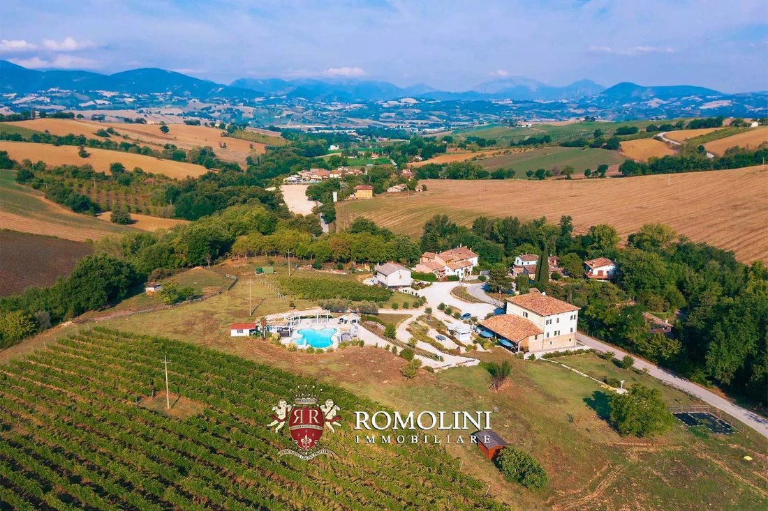 Villa in Historic Center, Macerata, Marche 3 - 16771526