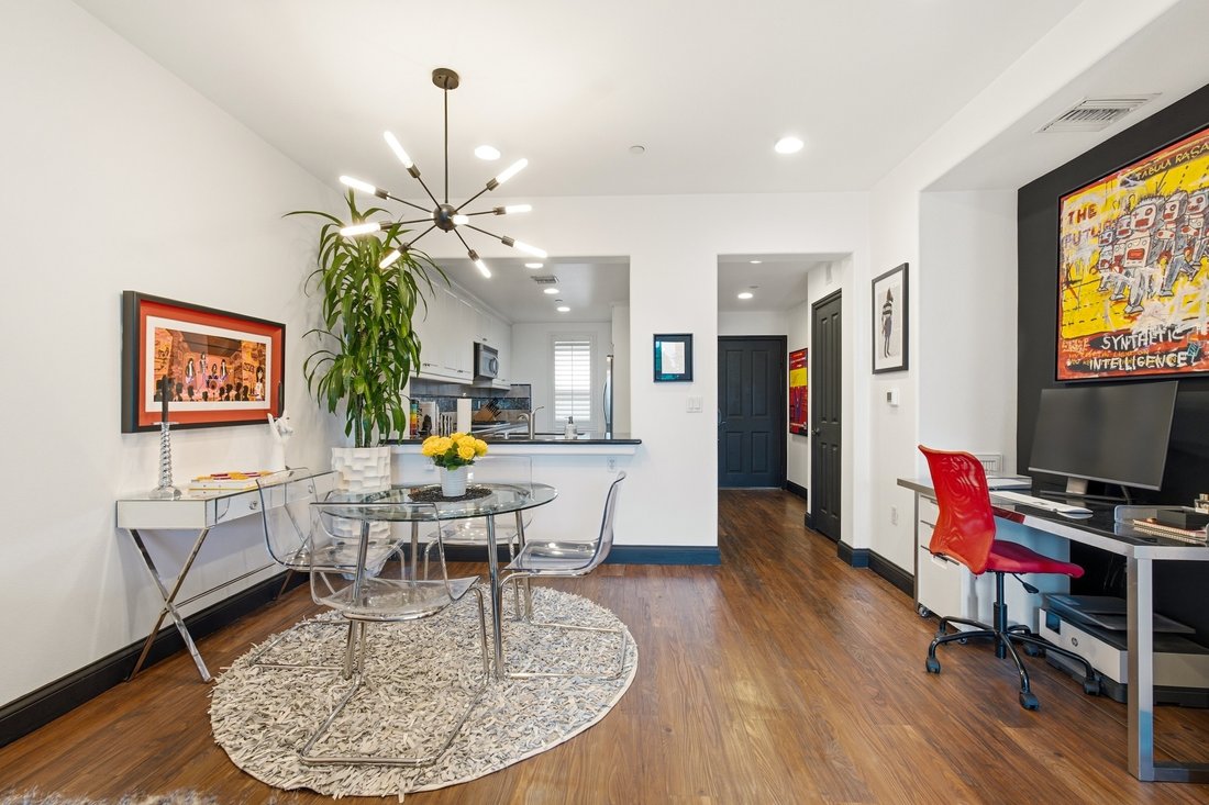 Condo in Los Angeles, California, United States 4 - 18288090