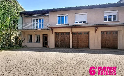House in Francheville le Haut-Bruissin, Francheville, France 1