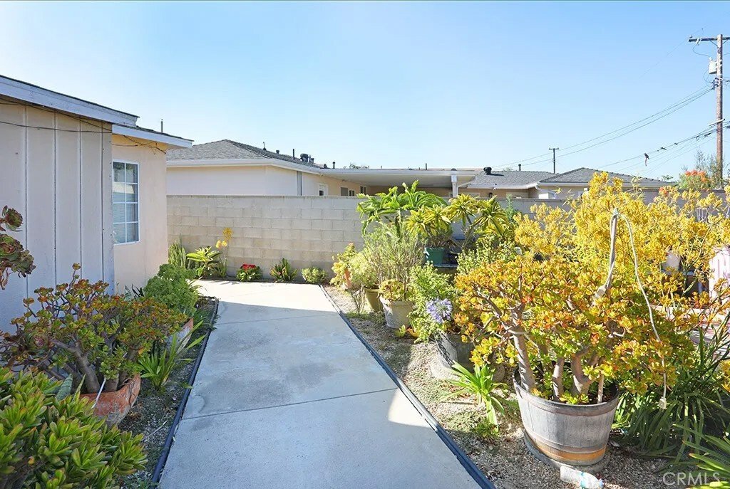 House in Midway City, California, United States 2 - 18292215