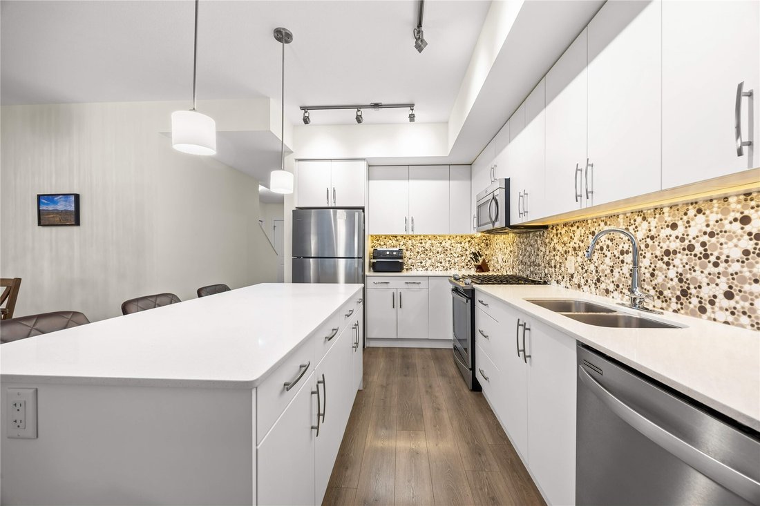 House in Kelowna, British Columbia, Canada 4 - 18289207