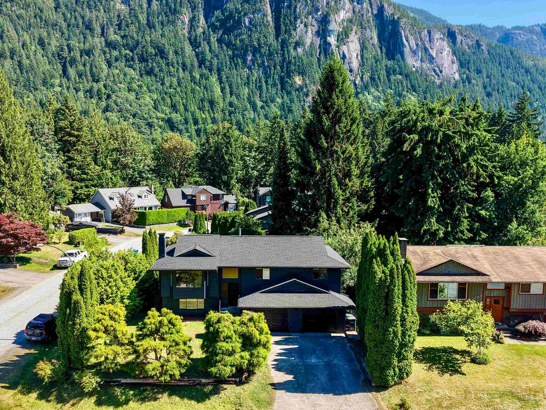 House in Squamish, British Columbia, Canada 1 - 18287754