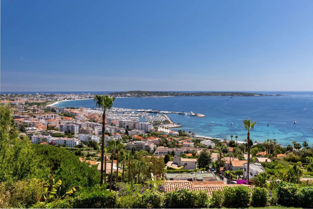 Villa in La Maure-Super Cannes, Vallauris, France 3 - 17670148