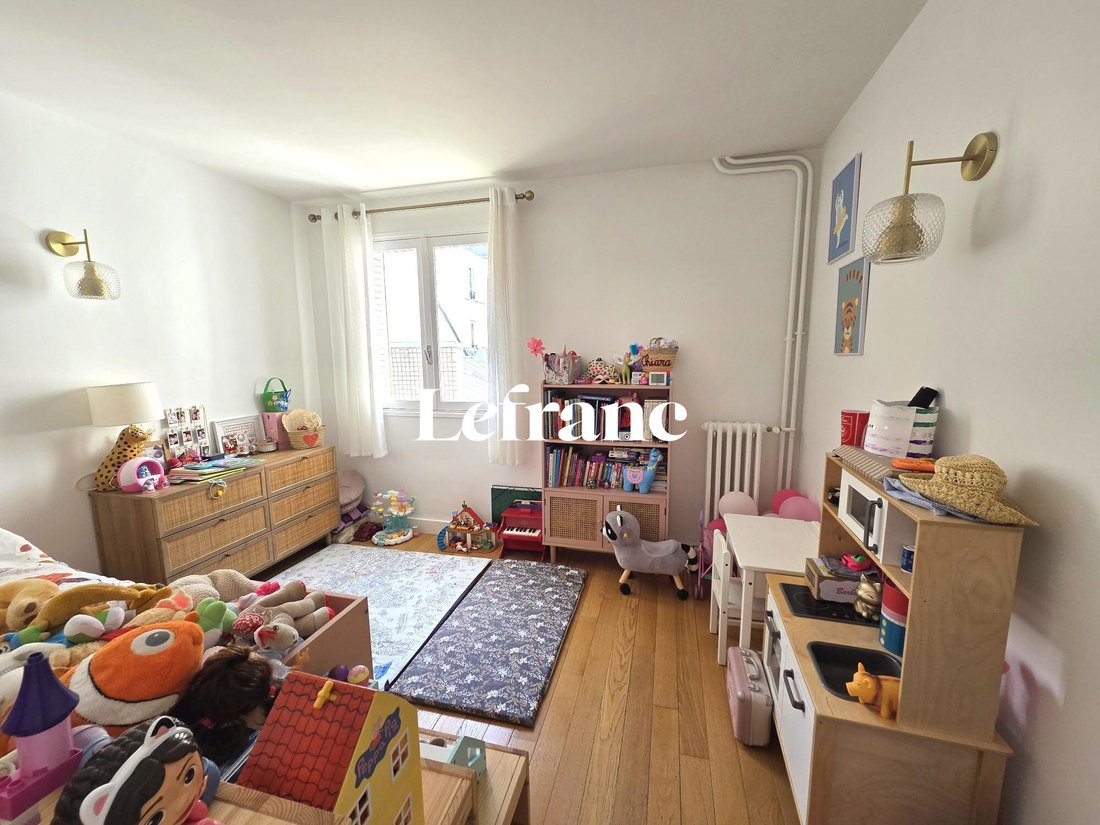 Apartment in Violet Commerce, Paris 15e Arrondissement, Paris 4 - 18287825