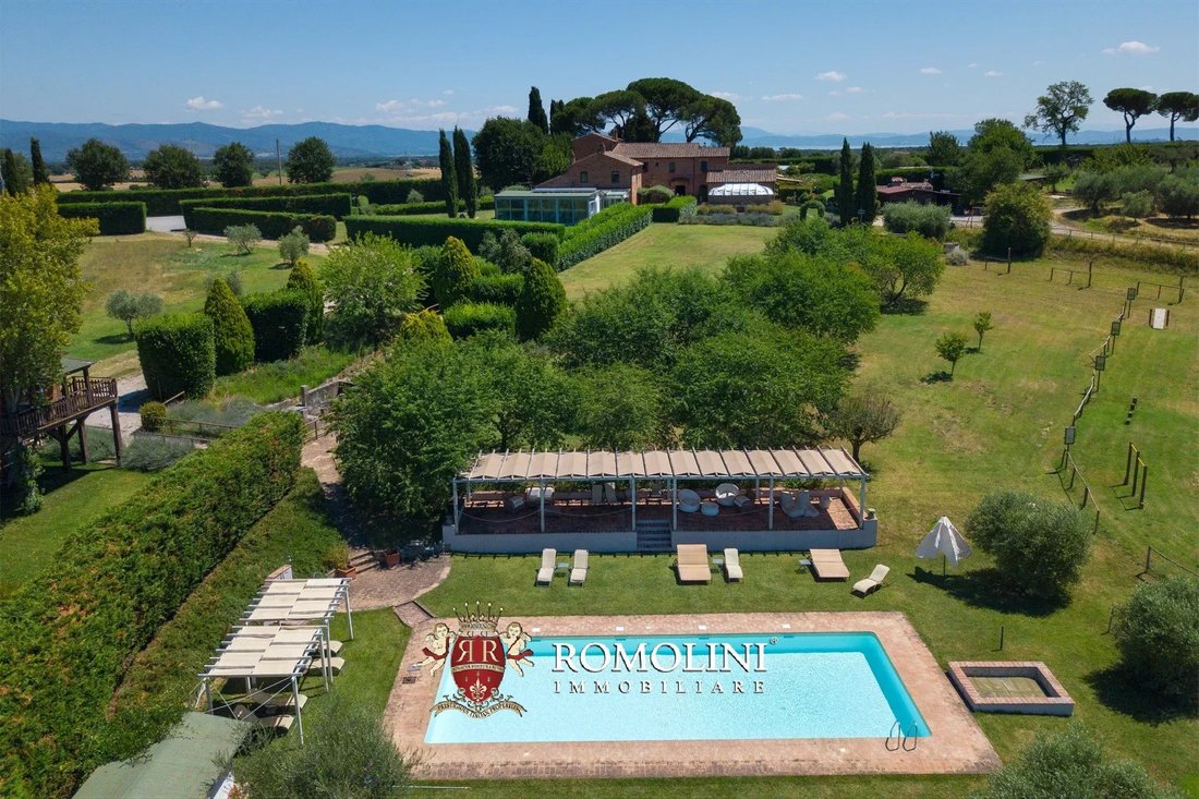 Castiglione del Lago, Umbria, Italy 3 - 15665941