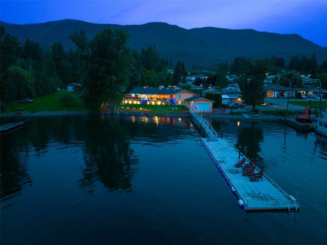 House in Sorrento, British Columbia, Canada 3 - 18289204
