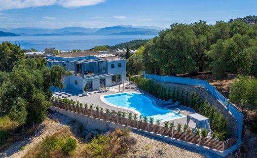 Villa en Northern Corfu, Peloponnese, Western Greece and the Ionian, Grèce 1