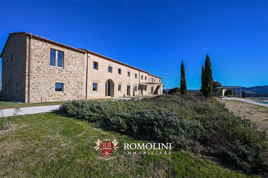 Villa in Volterra, Tuscany, Italy 2 - 15663540