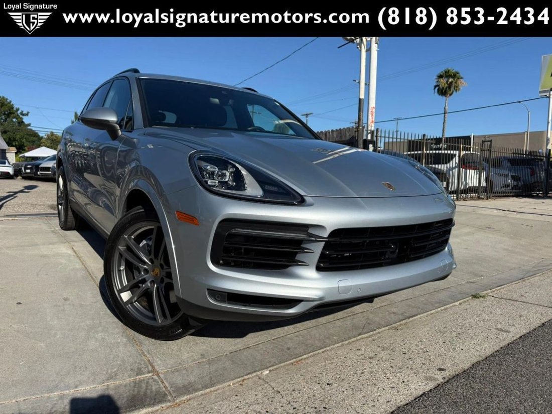 Suv in Van Nuys, CA, United States 1 - 18287417