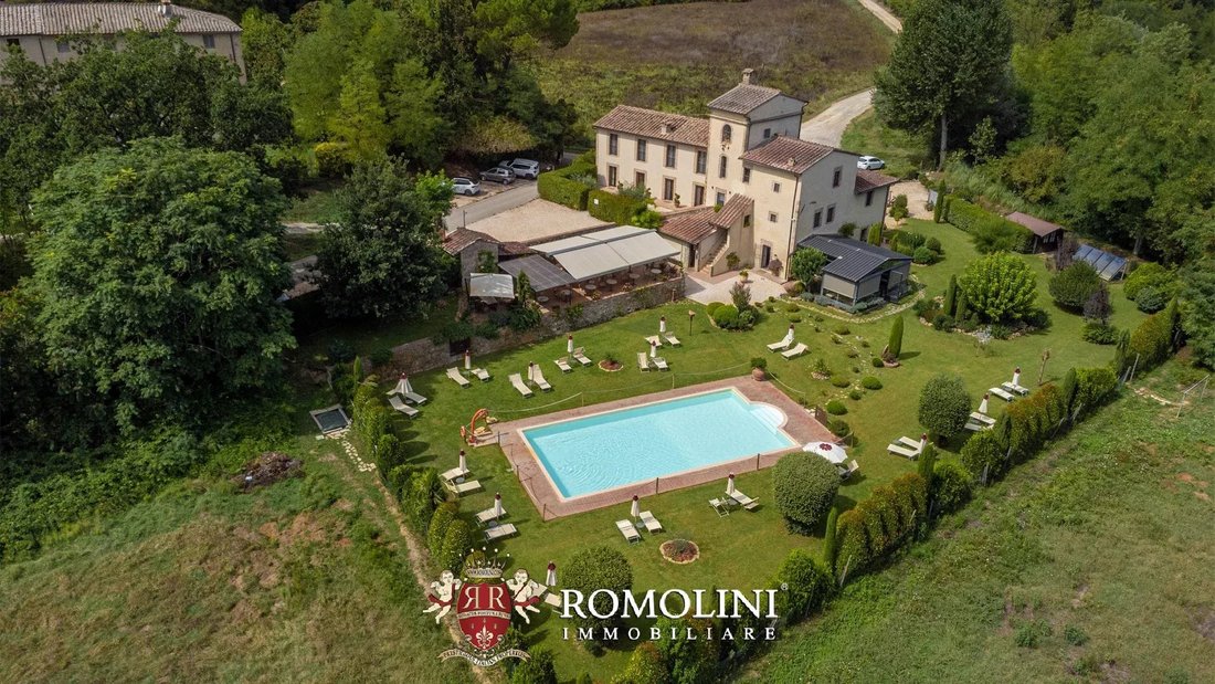 Villa in San Gimignano, Tuscany, Italy 2 - 15665176