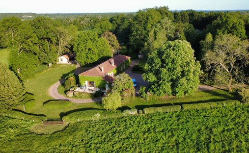 House in Luchapt, Nouvelle-Aquitaine, France 1