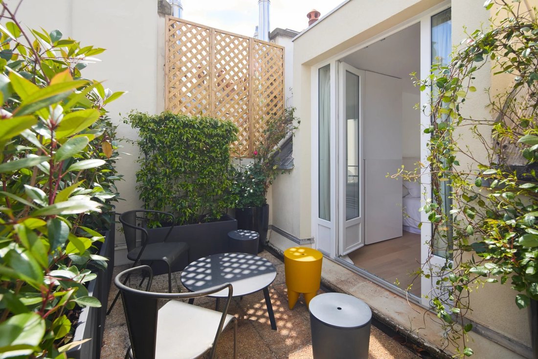 Apartment in Saint Philippe du Roule, Paris 8e Arrondissement, Paris 2 - 18282336
