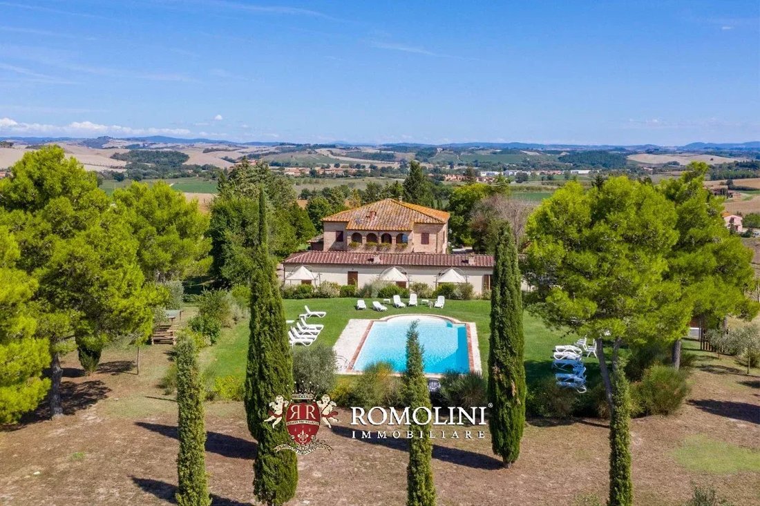Villa in Monteroni d'Arbia, Tuscany, Italy 1 - 15664778