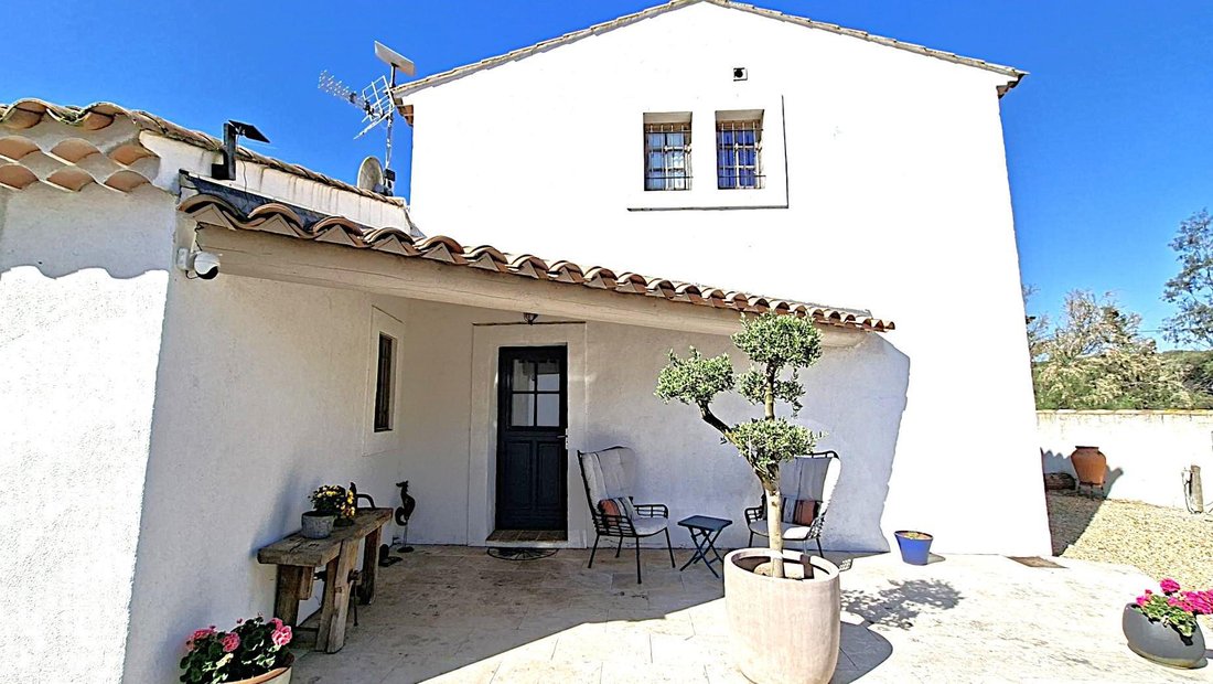 House in Saintes-Maries-de-la-Mer, Provence-Alpes-Côte d'Azur, France 5 - 18282295