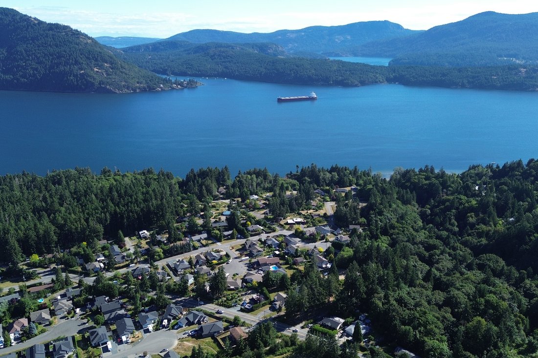 House in Cowichan Bay, British Columbia, Canada 4 - 18282755