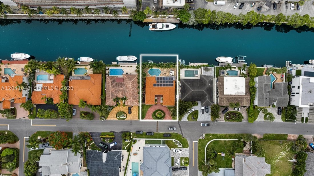 House in Golden Beach, Florida, United States 1 - 18280404