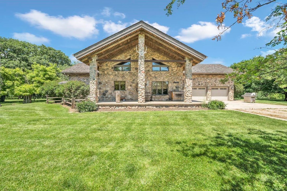 House in Milford, Iowa, United States 1 - 18281406